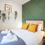 Appartement Seaside 1br Flat W/ Ac In By Lovelystay