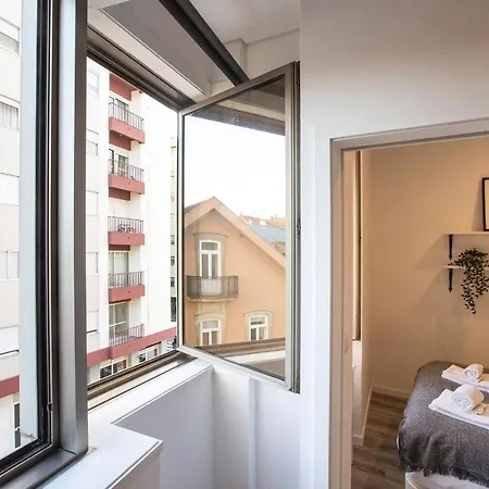 Seaside 1br Flat W/ Ac In By Lovelystay * 마토지뉴스