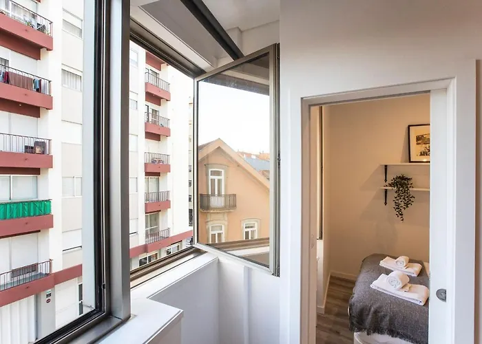 Seaside 1br Flat W/ Ac In By Lovelystay * 마토지뉴스