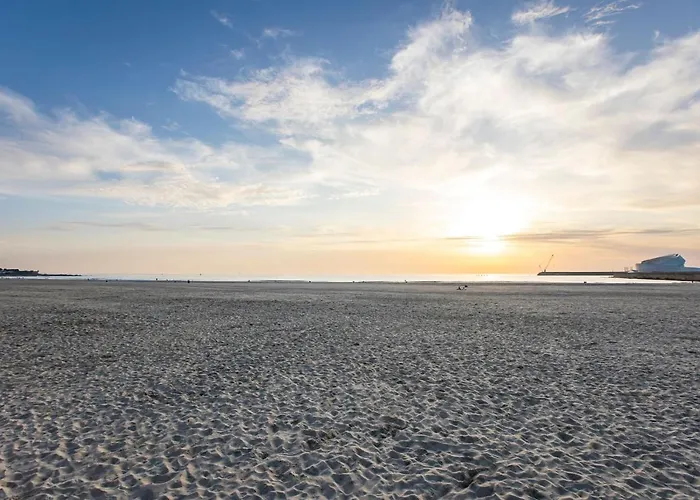 Lägenhet Seaside 1br Flat W/ Ac In By Lovelystay